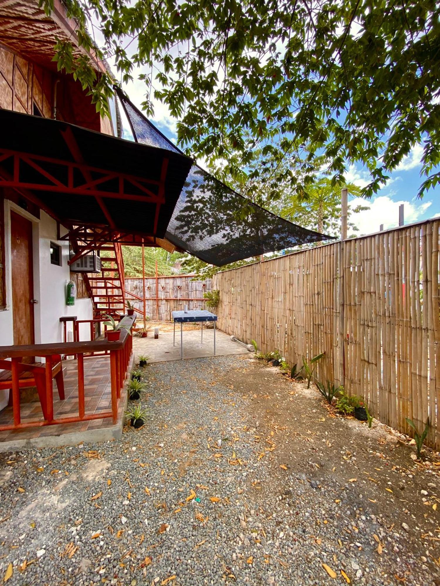 Moalboal Panagsama Beach Topbudz Hostel Luaran gambar